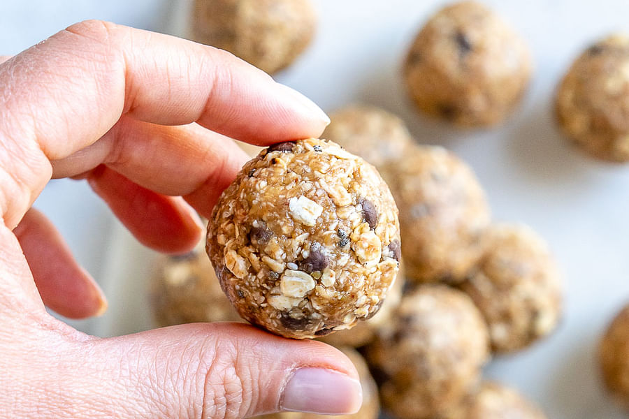 Chocolate Chia Energy Balls