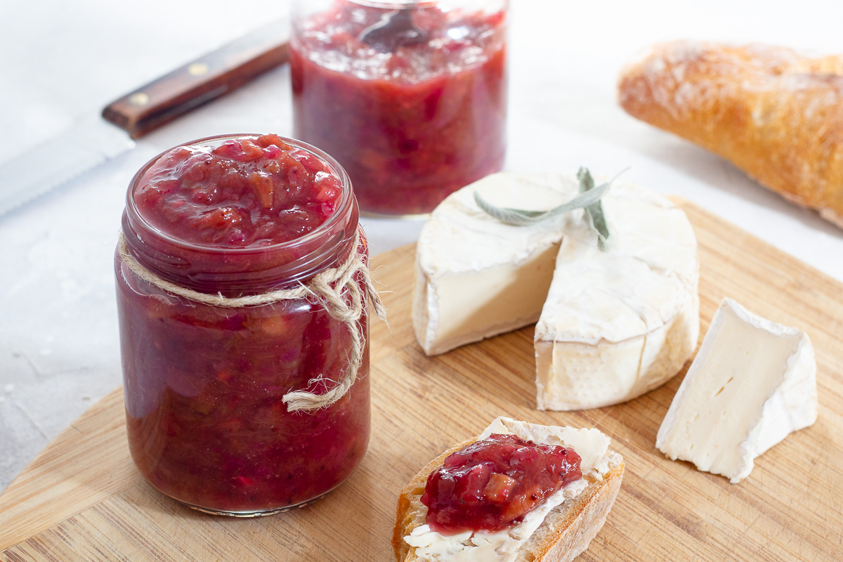 Rhubarb chutney