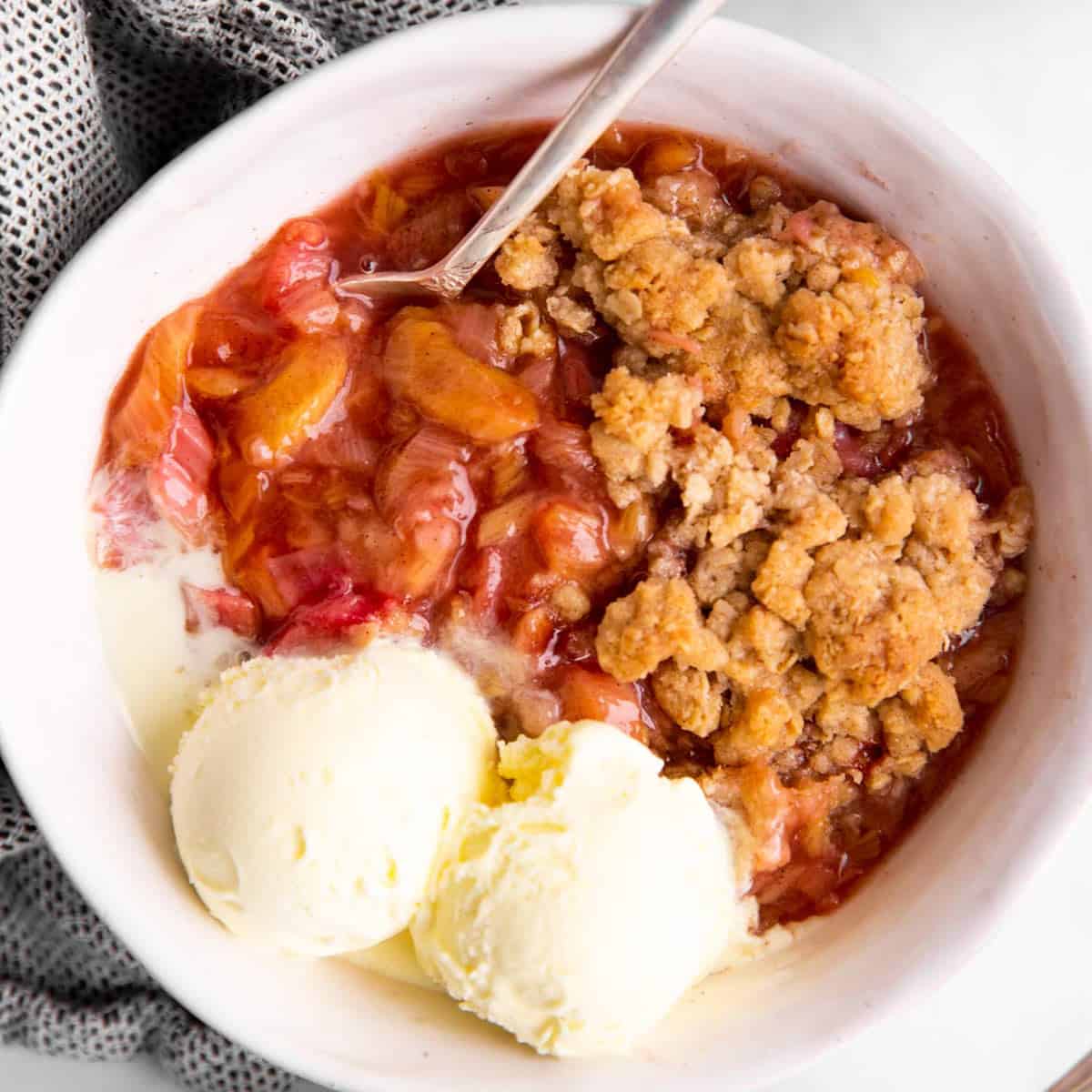Rhubarb Crisp Dessert