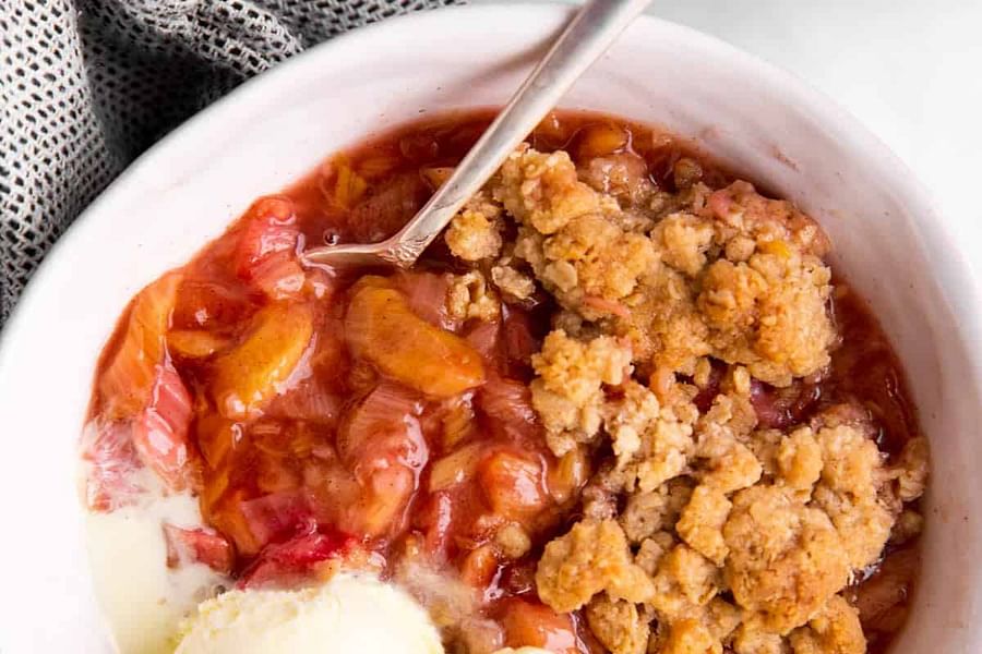 Rhubarb Crisp Dessert