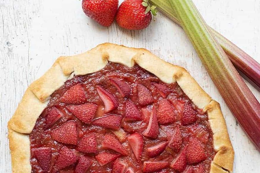 Rhubarb Strawberry Pie Dessert